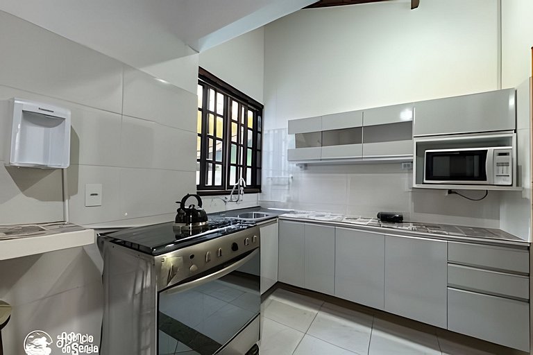 Casa c/piscina 2km da balsa, Barra Velha, Ilhabela | Sereia