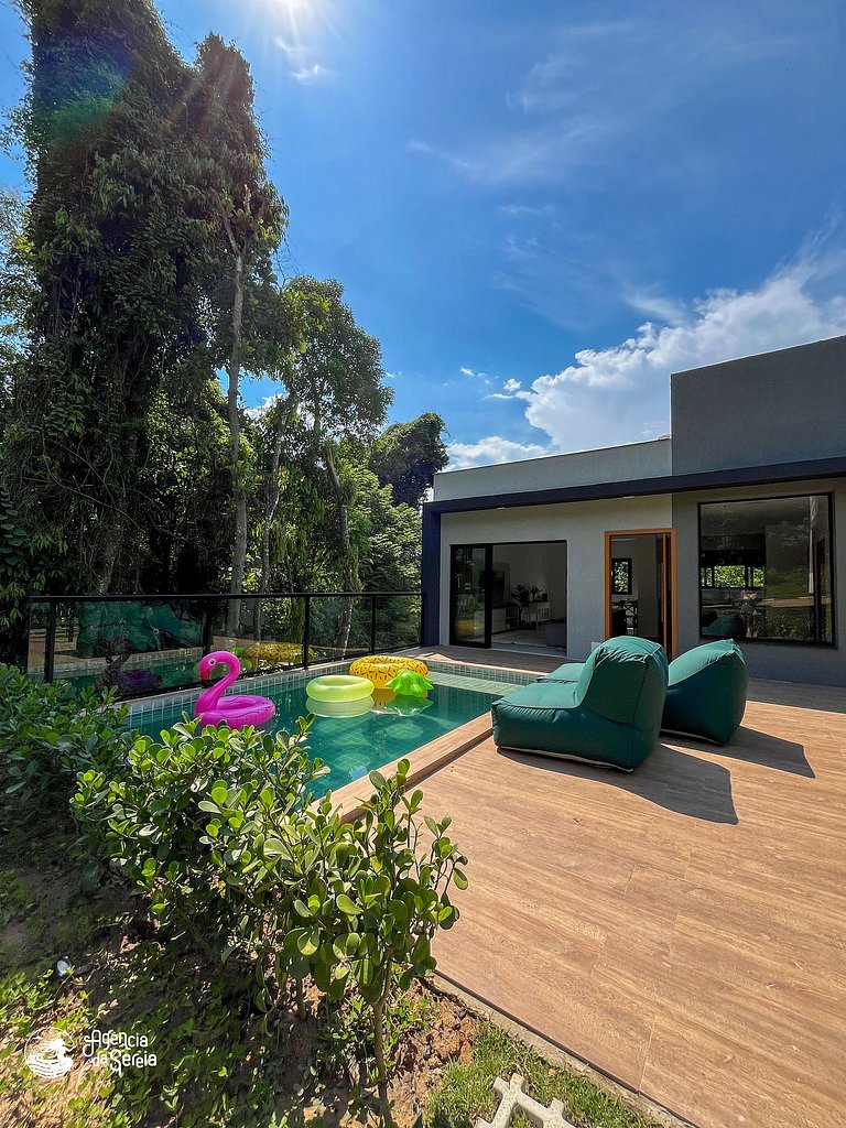 Casa em cond. perto da Praia da Feiticeira – Ilhabela