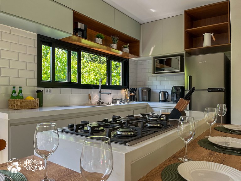 Casa em cond. perto da Praia da Feiticeira – Ilhabela