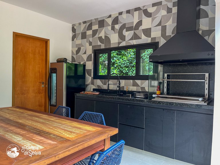 Casa em cond. perto da Praia da Feiticeira – Ilhabela