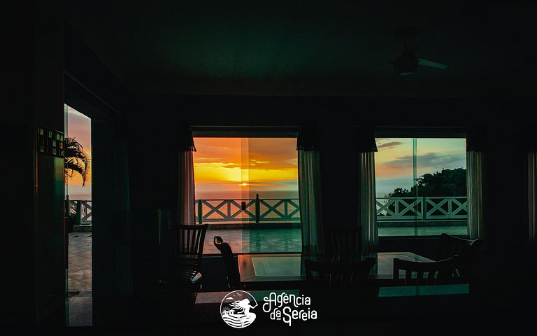 Casa costeira com vista e área gourmet – Borrifos, Ilhabela