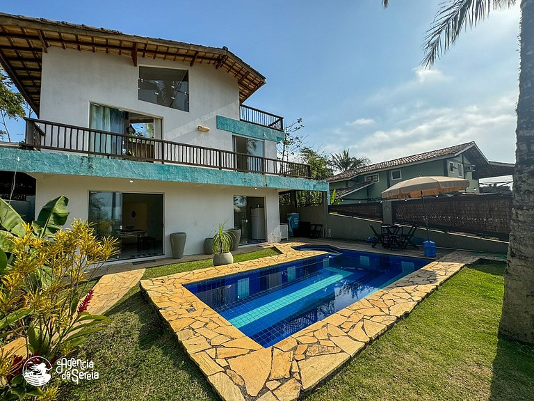 Bela casa de 4 suítes com piscina e vista - Curral