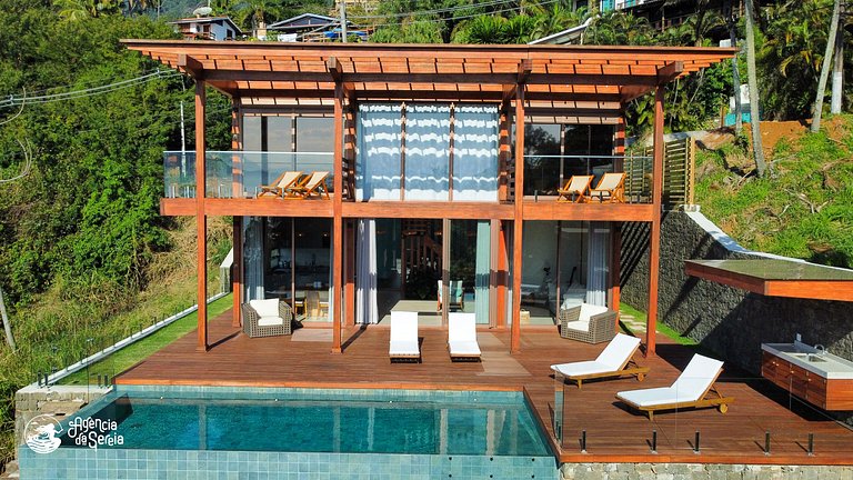 Casa com vista-mar e temporada baleias em Ilhabela