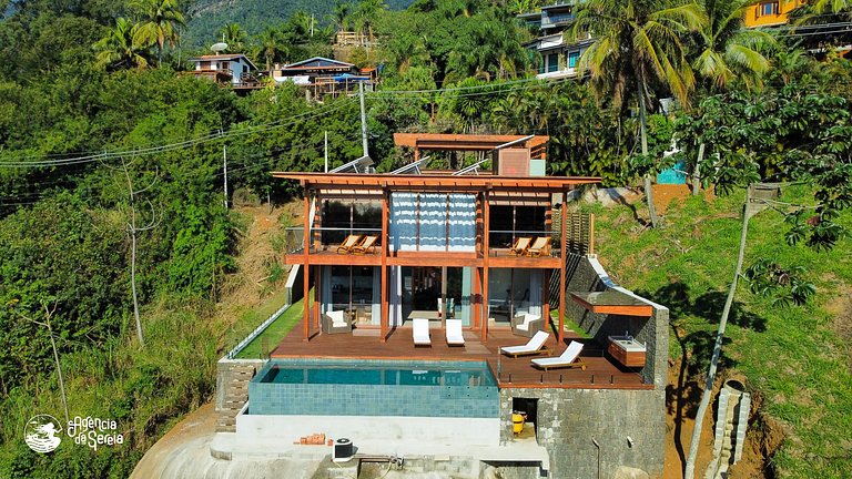 Casa com vista-mar e temporada baleias em Ilhabela