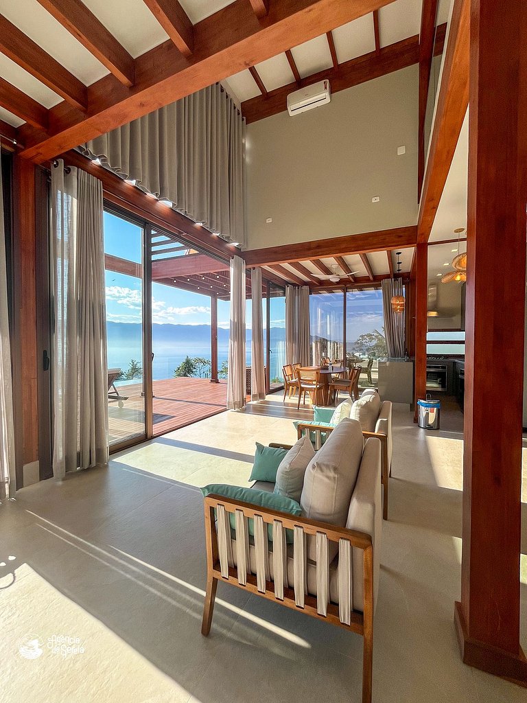 Casa com vista-mar e temporada baleias em Ilhabela