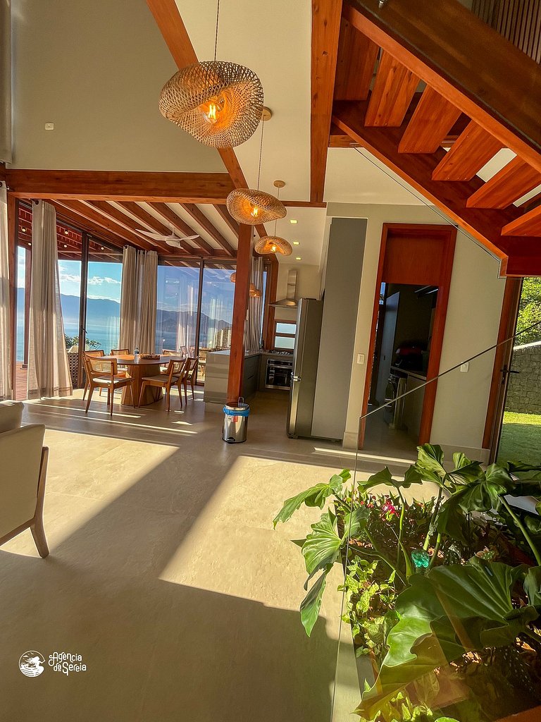 Casa com vista-mar e temporada baleias em Ilhabela