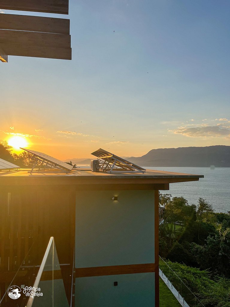 Casa com vista-mar e temporada baleias em Ilhabela