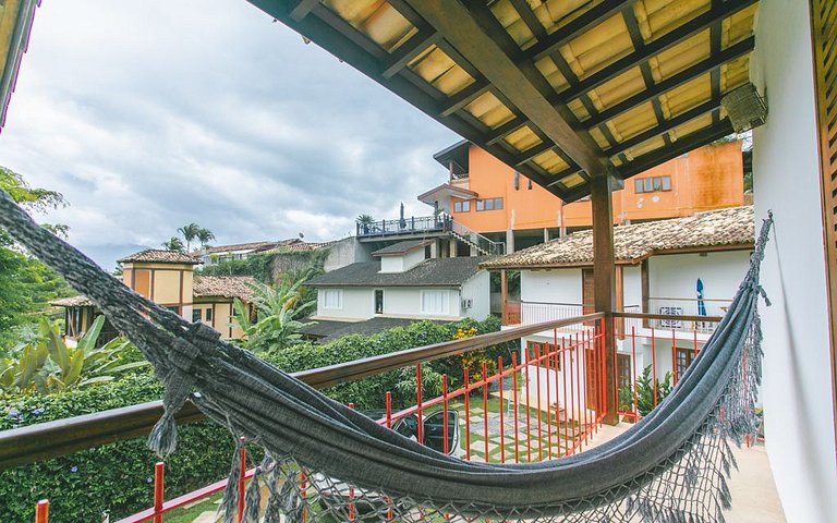 Casa c/ jardim a 300m da praia – Itaquanduba, Ilhabela