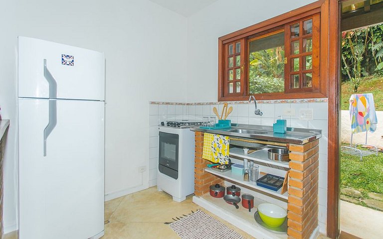 Casa c/ jardim a 300m da praia – Itaquanduba, Ilhabela