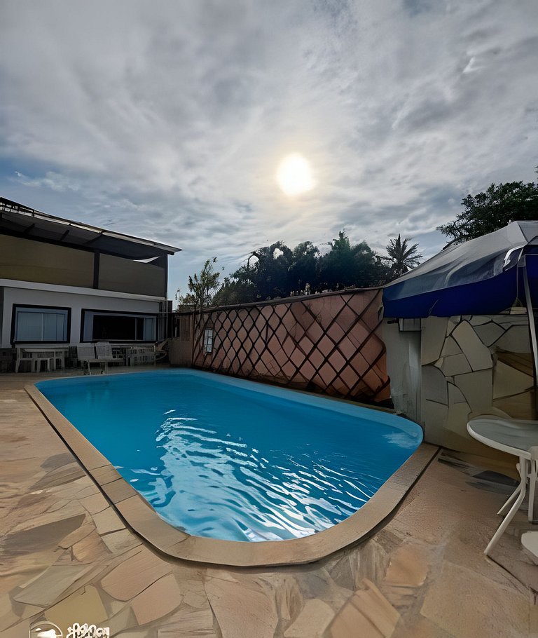 Studio 4 pessoas c piscina compartilhada Perequê
