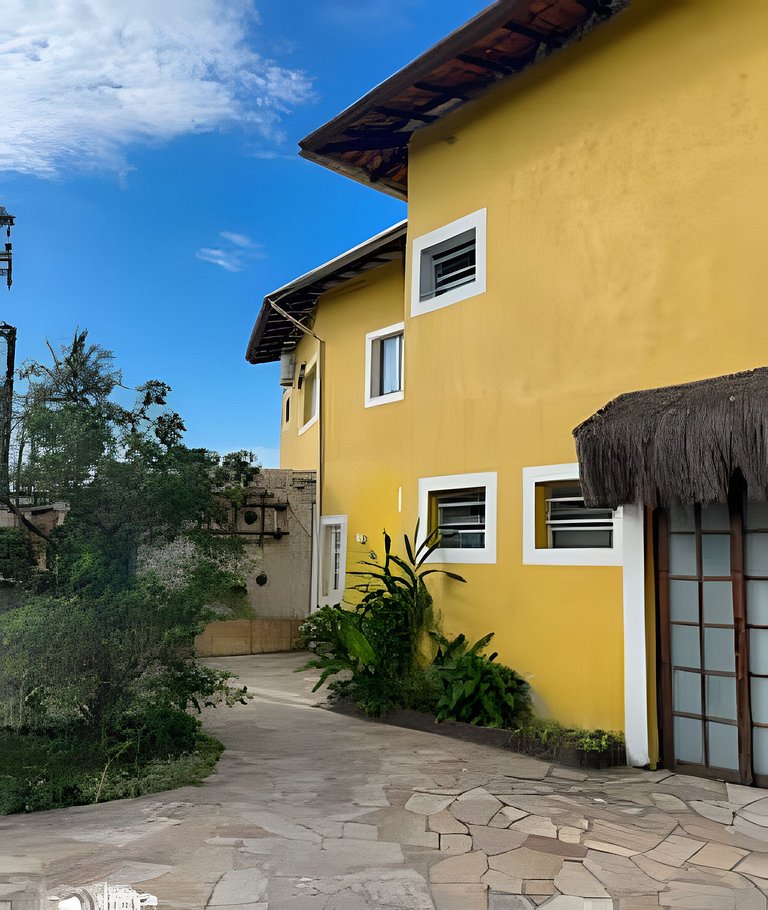 Studio 4 pessoas com piscina, a 300m praia Perequê