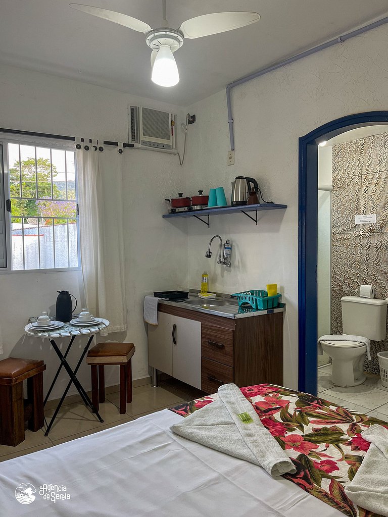 Studio c piscina compartilhada, a 300m da praia