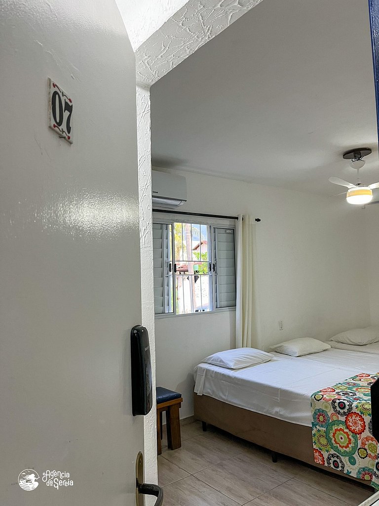 Studio 4 pessoas com piscina, a 300m praia Perequê
