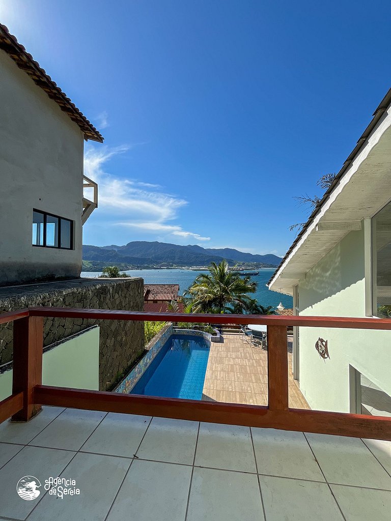 Casa com piscina e vista, perto da Ilha das Cabras