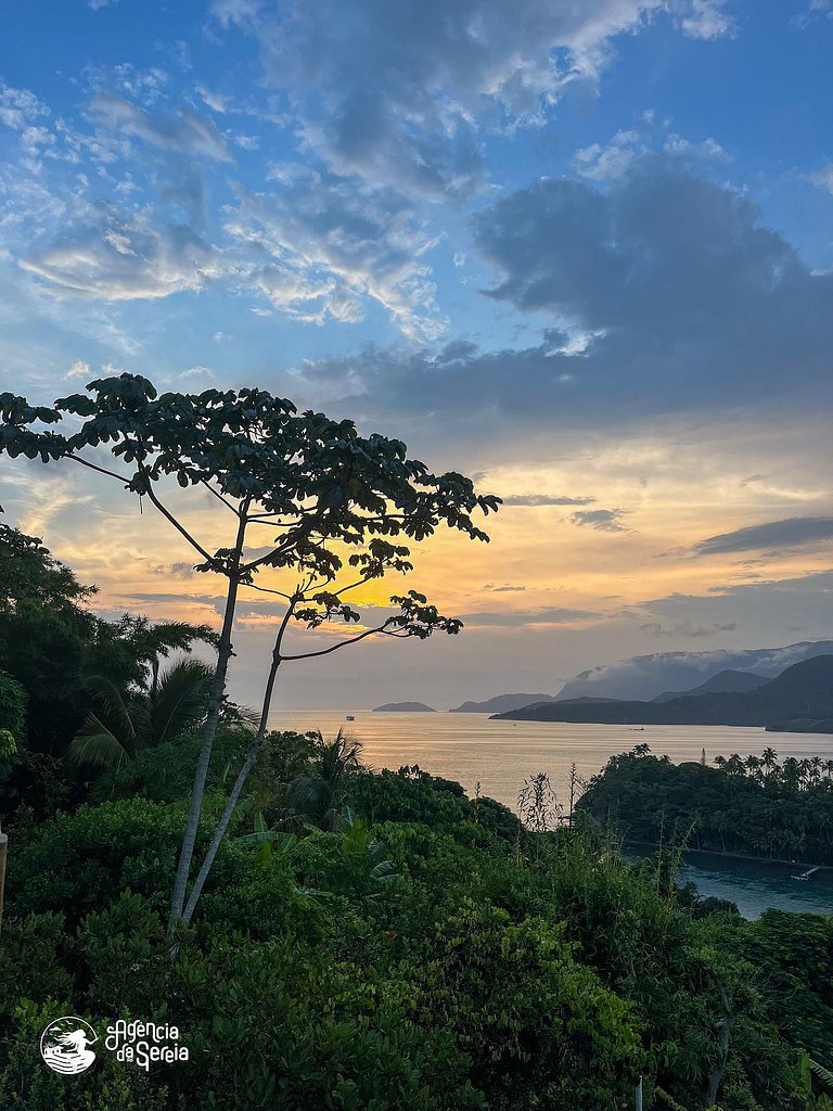 Casa em condomínio com vista para Ilha das Cabras