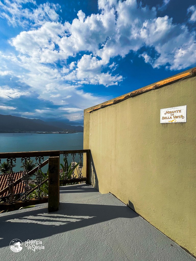 Casa em condomínio com vista para Ilha das Cabras
