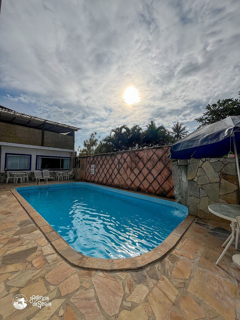 Studio 4 pessoas com piscina, a 300m praia Perequê