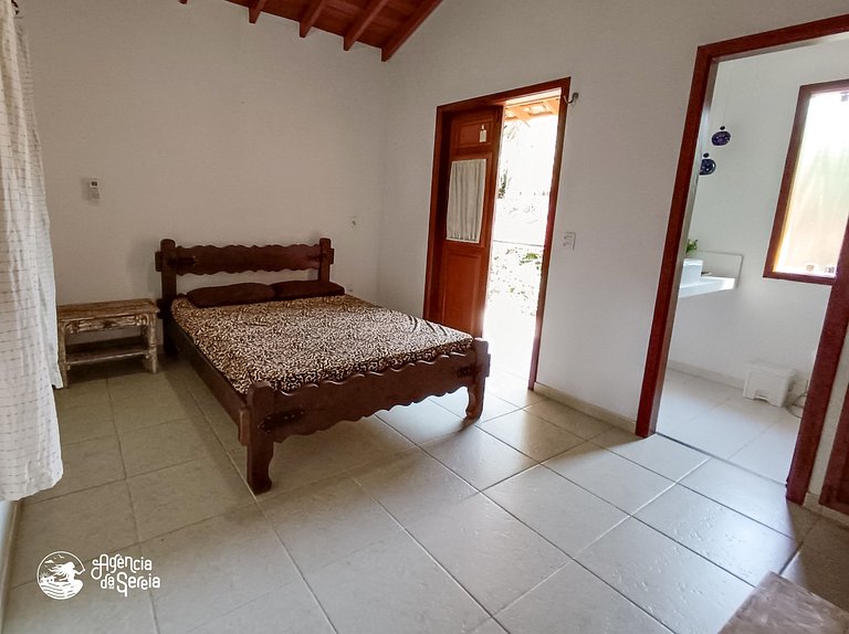 Casa c piscina,churrasqueira, quintal, perto praia