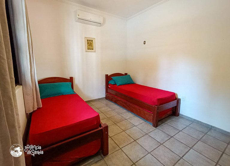 Casa espaçosa| Piscina, churrasqueira, perto praia