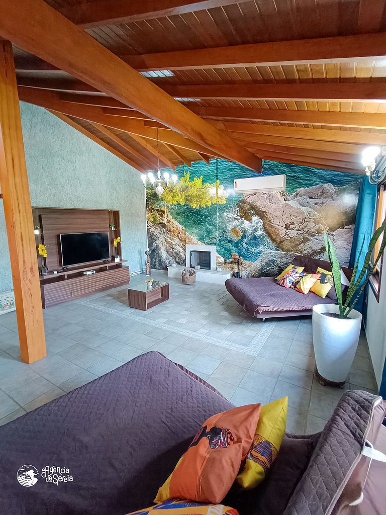 Casa c piscina,churrasqueira, quintal, perto praia