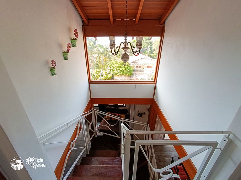 Casa c piscina,churrasqueira, quintal, perto praia