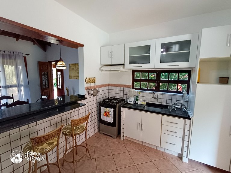 Casa espaçosa| Piscina, churrasqueira, perto praia