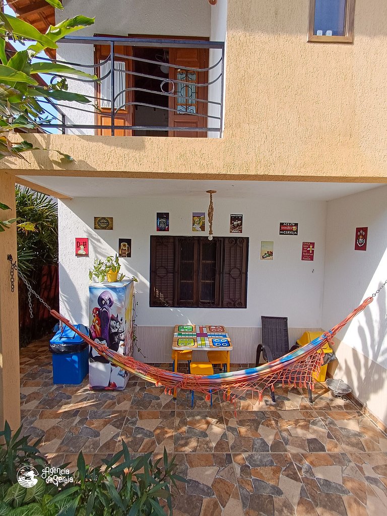 Casa c piscina,churrasqueira, quintal, perto praia