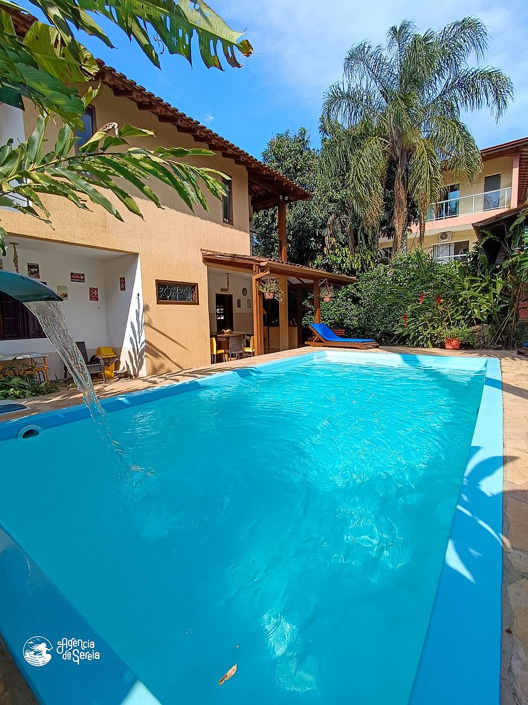 Casa c piscina,churrasqueira, quintal, perto praia