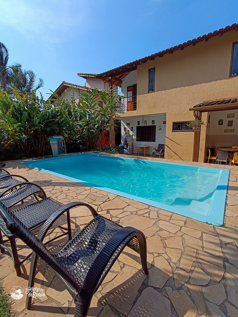 Casa c piscina,churrasqueira, quintal, perto praia