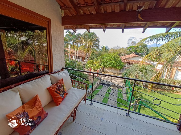 Casa c piscina,churrasqueira, quintal, perto praia