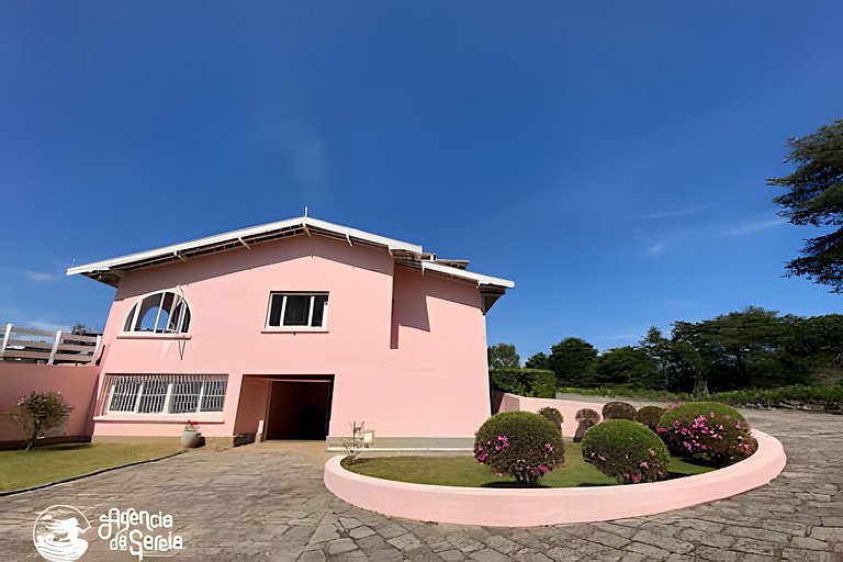 Linda e espaçosa casa a 5 min do centro Capivari