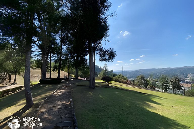 Casa rústica e espaçosa a 5min do Capivari –Campos do Jordão