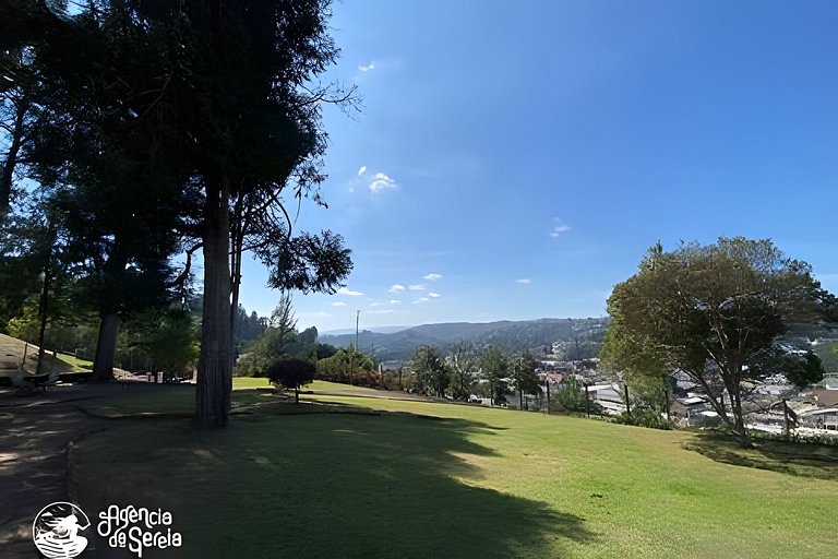 Casa rústica e espaçosa a 5min do Capivari –Campos do Jordão