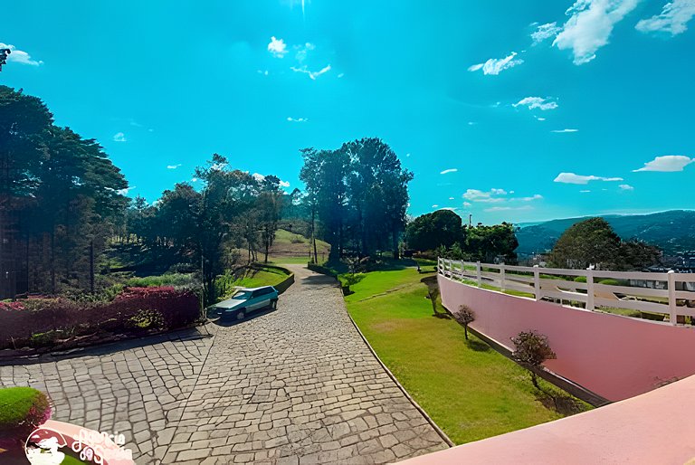 Casa rústica e espaçosa a 5min do Capivari –Campos do Jordão