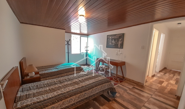 Casa rústica e espaçosa a 5min do Capivari –Campos do Jordão