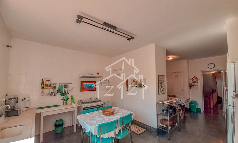 Casa rústica e espaçosa a 5min do Capivari –Campos do Jordão