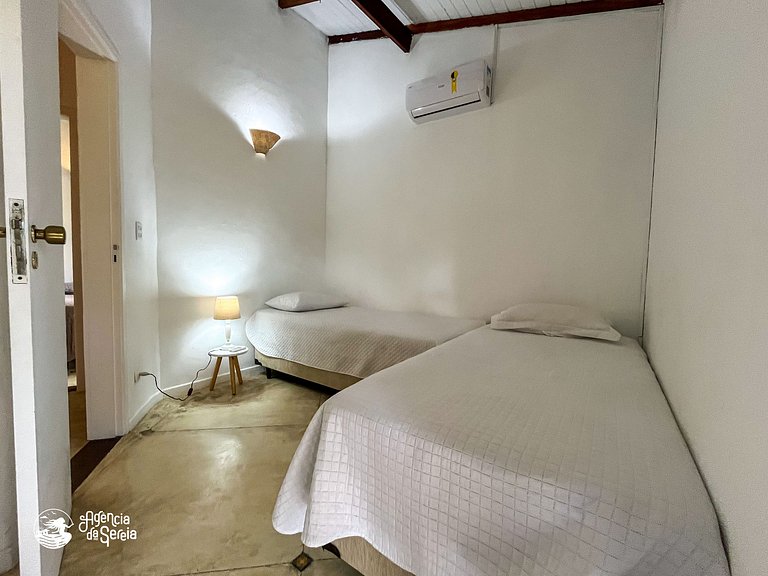 Linda casa em cond. à 300m da praia Engenho d'Água