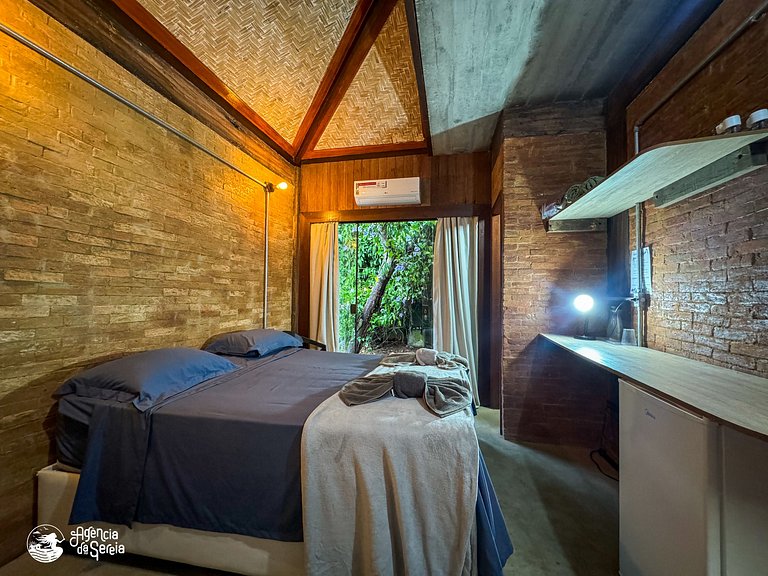 Casa espaçosa no centro, c/ jacuzzi e churrasq.