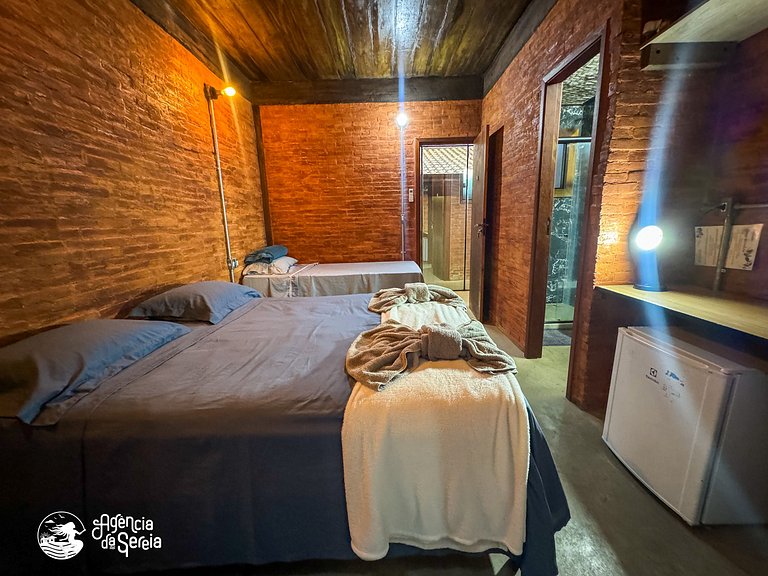 Casa espaçosa no centro, c/ jacuzzi e churrasq.