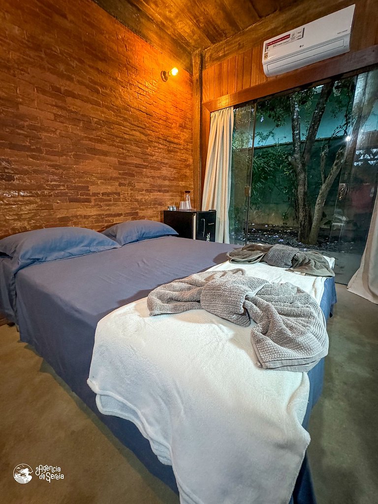 Casa espaçosa no centro, c/ jacuzzi e churrasq.