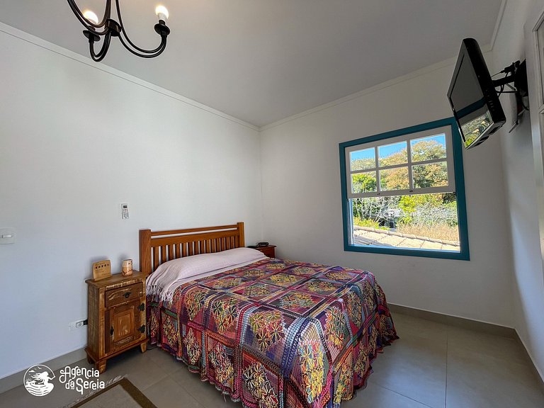 Linda casa com piscina a 150m da praia Perequê