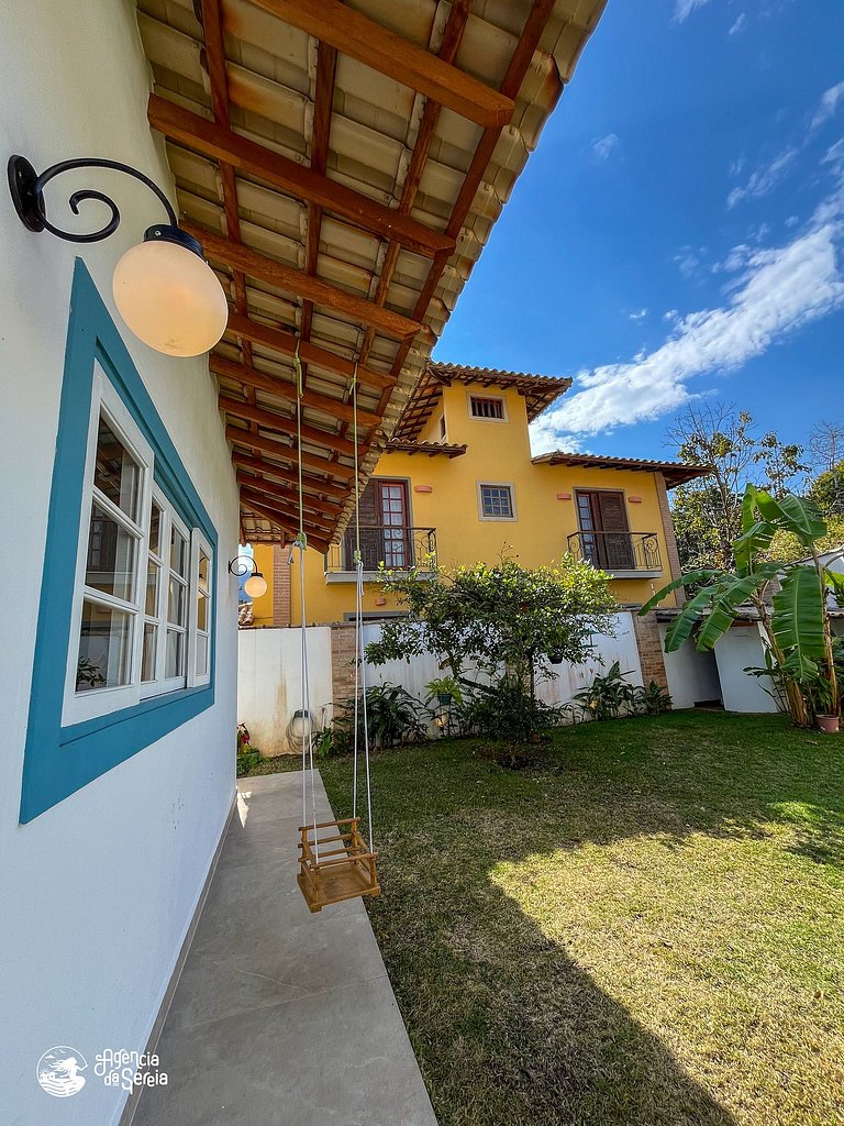 Linda casa com piscina a 150m da praia Perequê