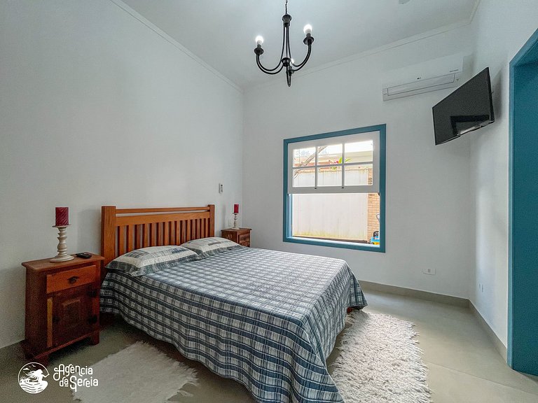 Linda casa com piscina a 150m da praia Perequê