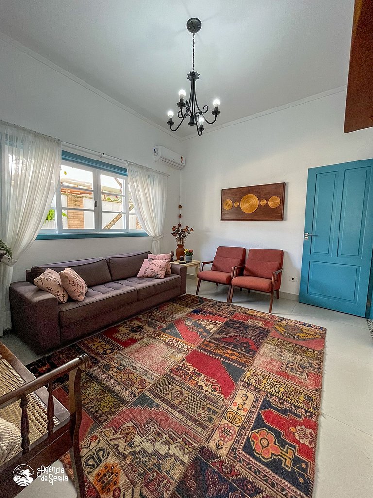 Linda casa com piscina a 150m da praia Perequê