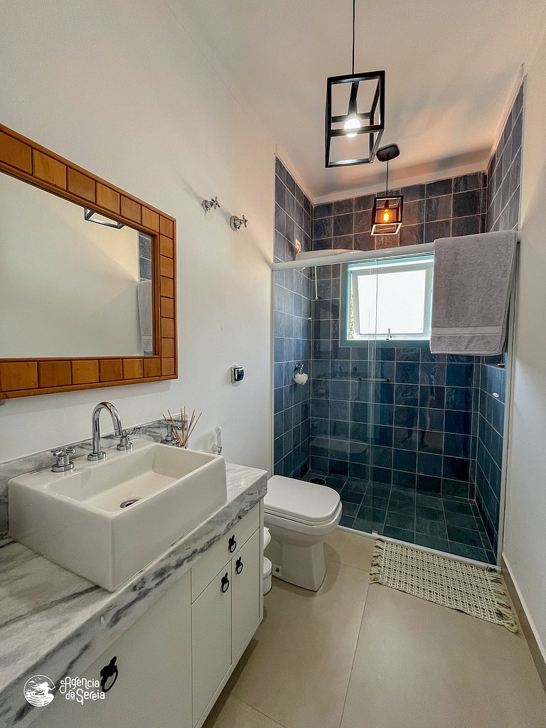 Linda casa com piscina a 150m da praia Perequê