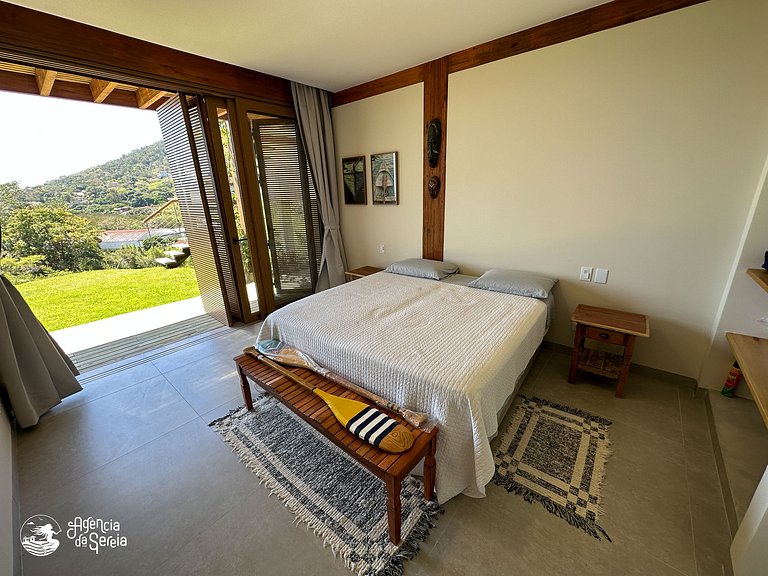 Casa com vista e piscina infinita, 450m do mar