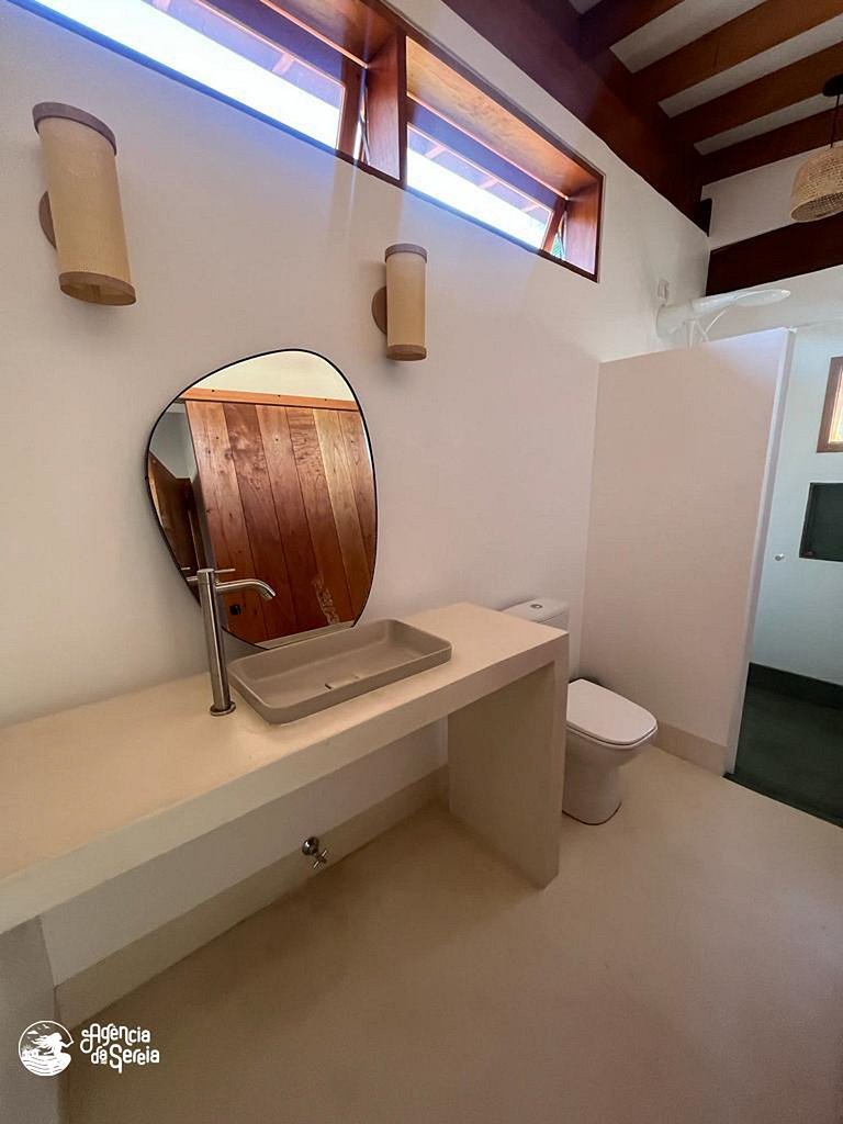 Casa c/ hidro em Ilhabela a poucos metros da praia