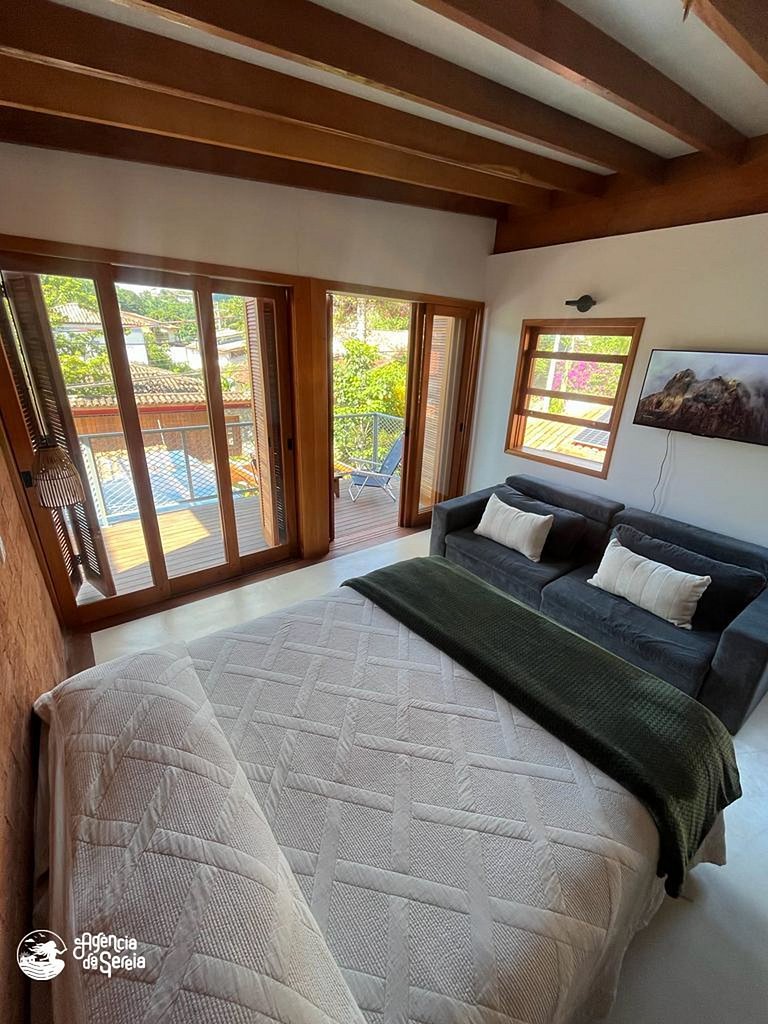 Casa c/ hidro em Ilhabela a poucos metros da praia