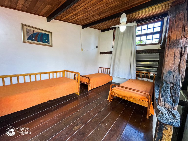 Casa espaçosa c Piscina e Churrasqueira privativas