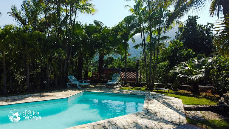 Casa espaçosa c Piscina e Churrasqueira privativas